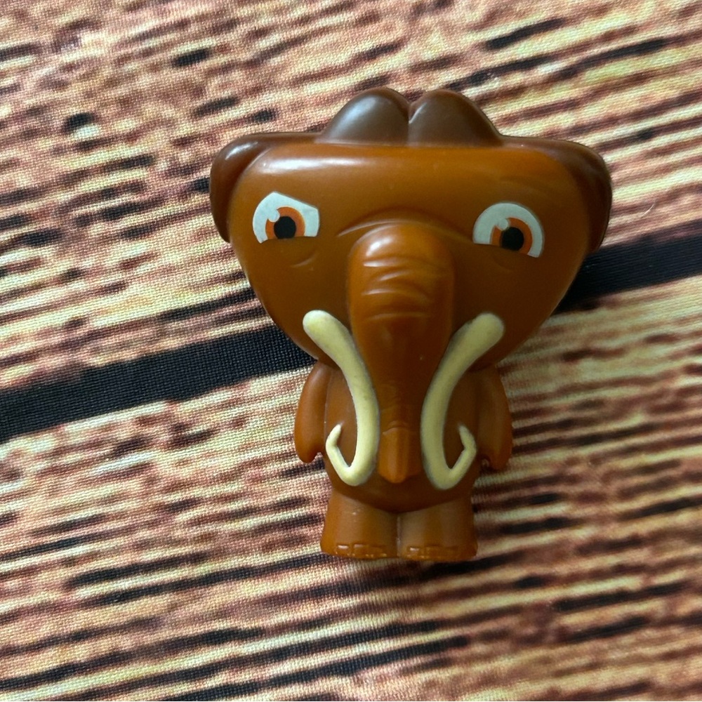 McDonalds Ice Age 4 2012 Manny Brown Mammoth Toy‎ Figure